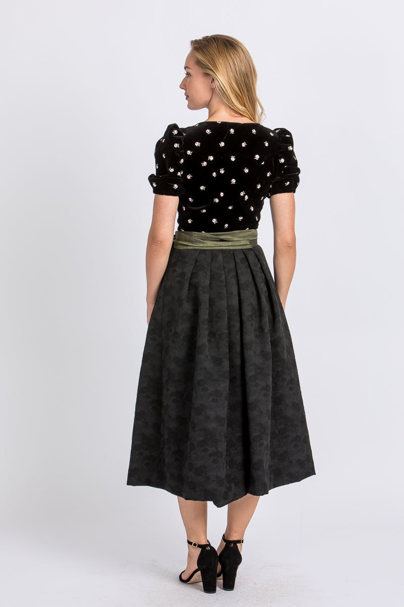 Almliebe 'Rosmarie' Puff-Sleeve Velvet Dirndl